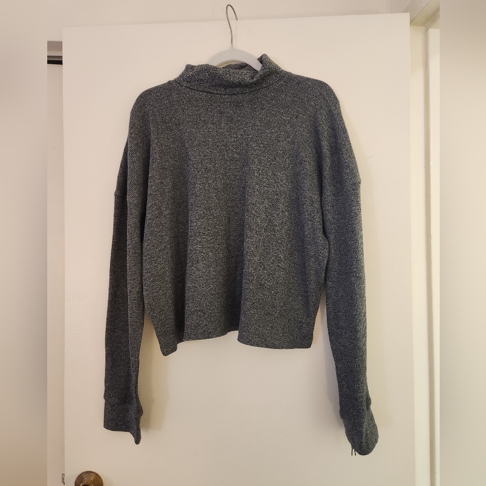 NWOT Calvin Klein Grey Cropped Turtleneck